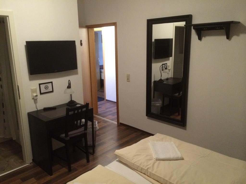 Hotel Engel Waldbronn Luaran gambar